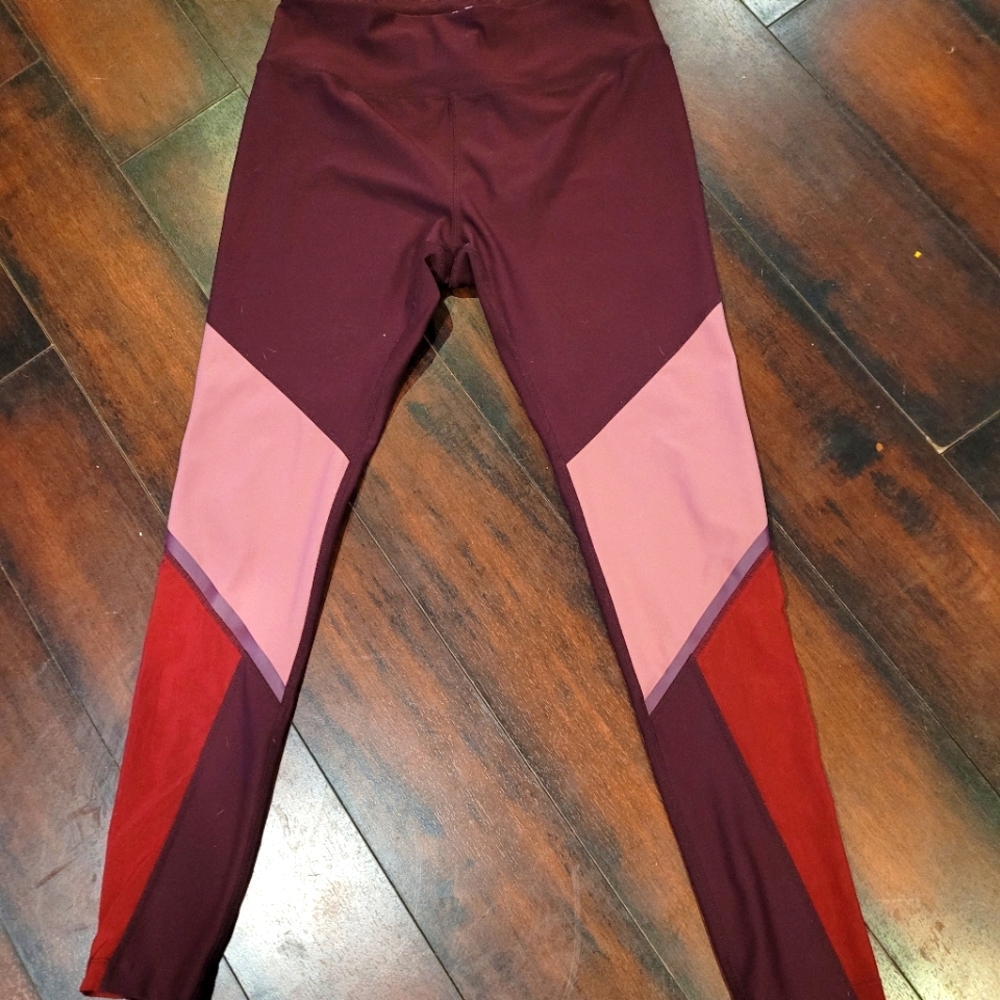 Avia Metropolis Burgundy Color Block Cropped Leggings Mesh Panel Medium 8/10